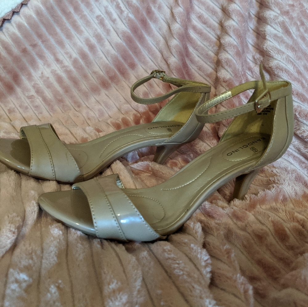 Women's short heel